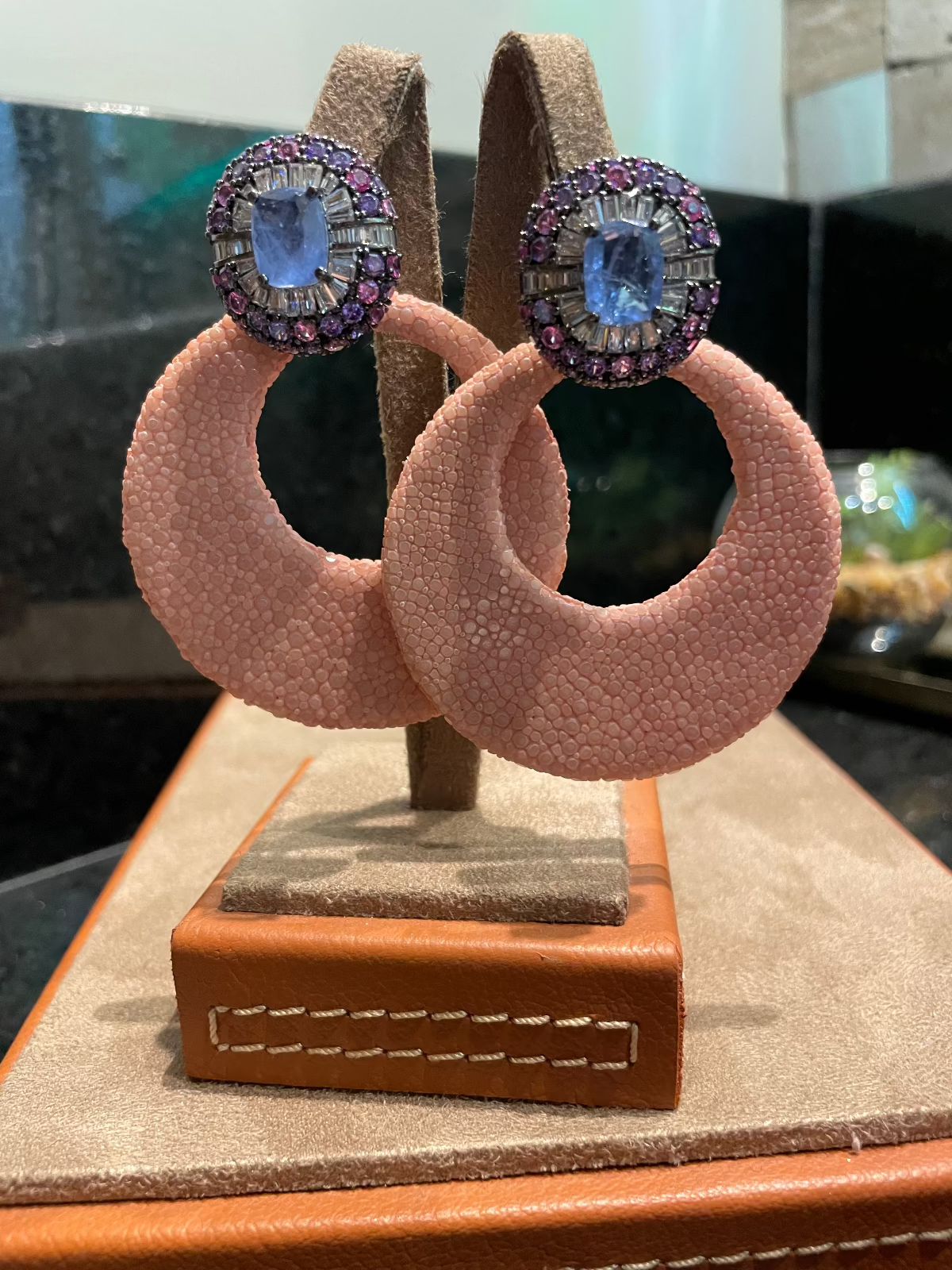 Brinco Galuchat Rosa