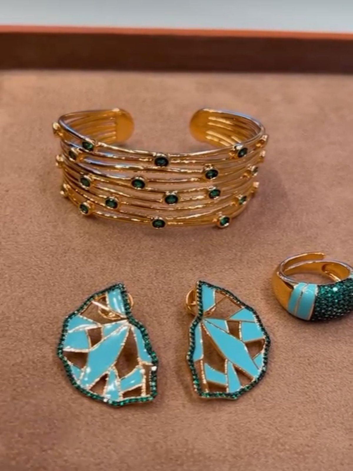 Anel Emerald Ajustável