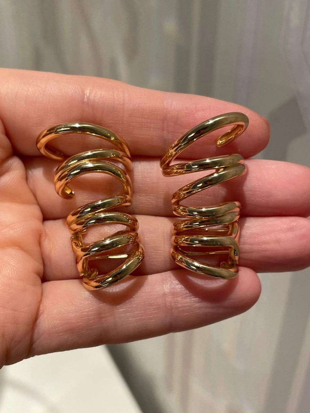 Brinco Ear-Cuff Dourada