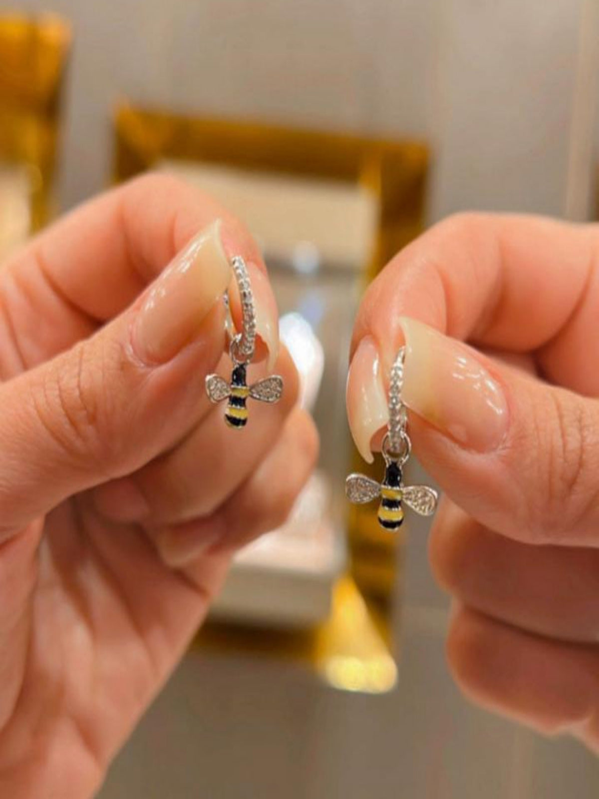 Brinco Argola Abelha