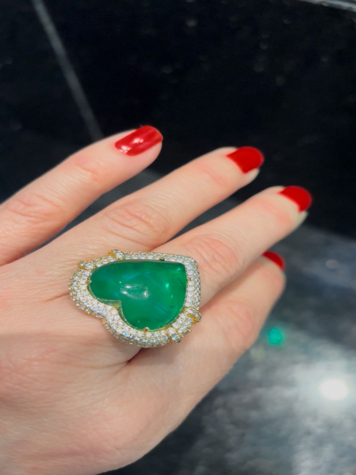 Anel Coração Esmeralda.