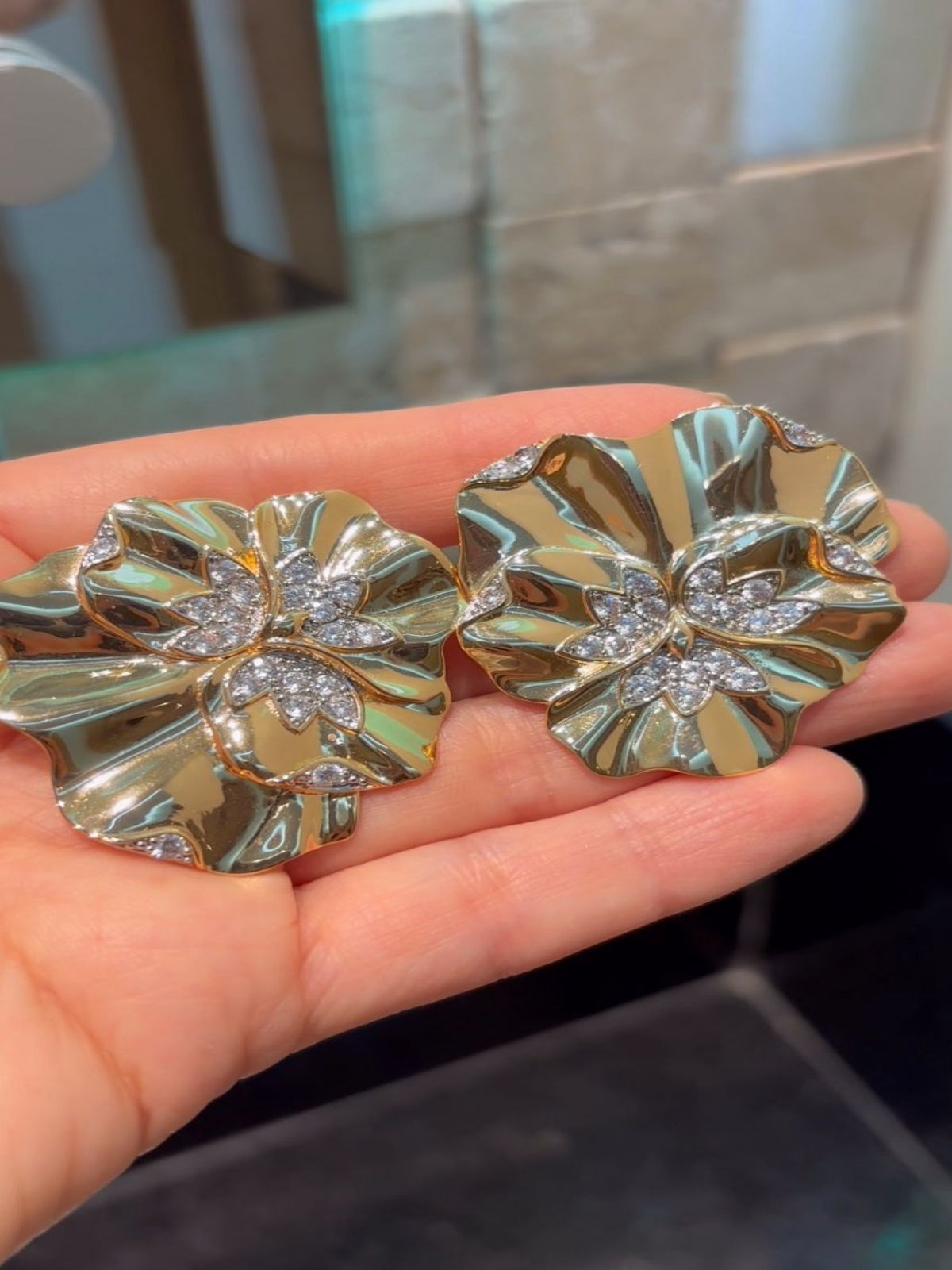 Brinco Flor ZircÔnias