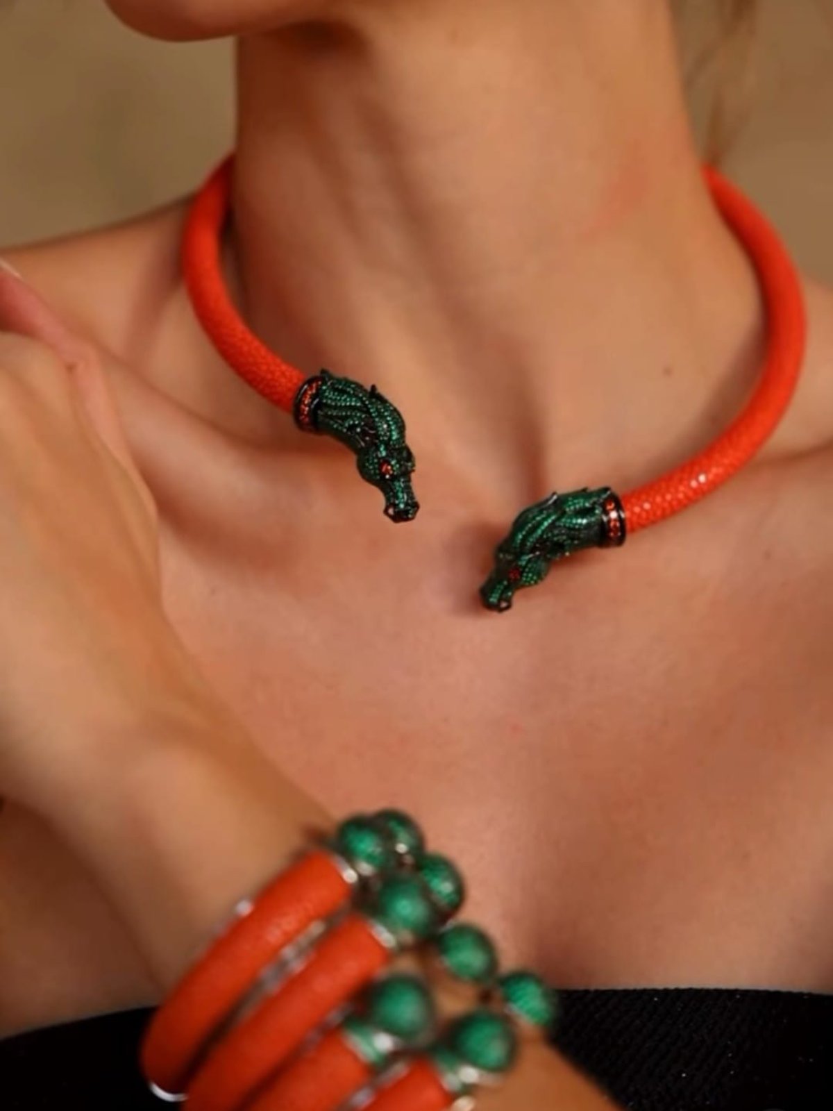 Colar Choker Galuchat Cheval