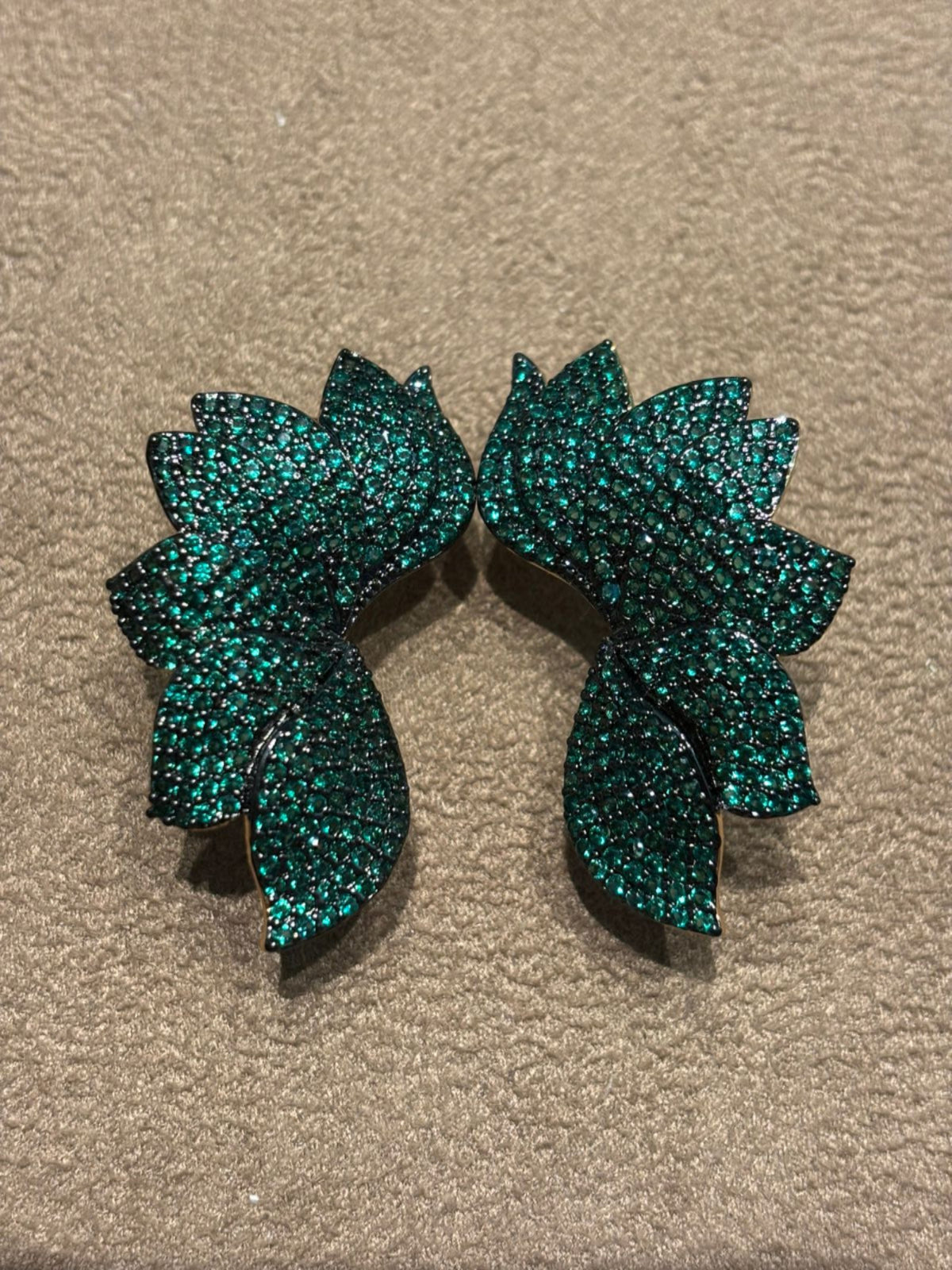 Brinco Ear Cuff Esmeralda