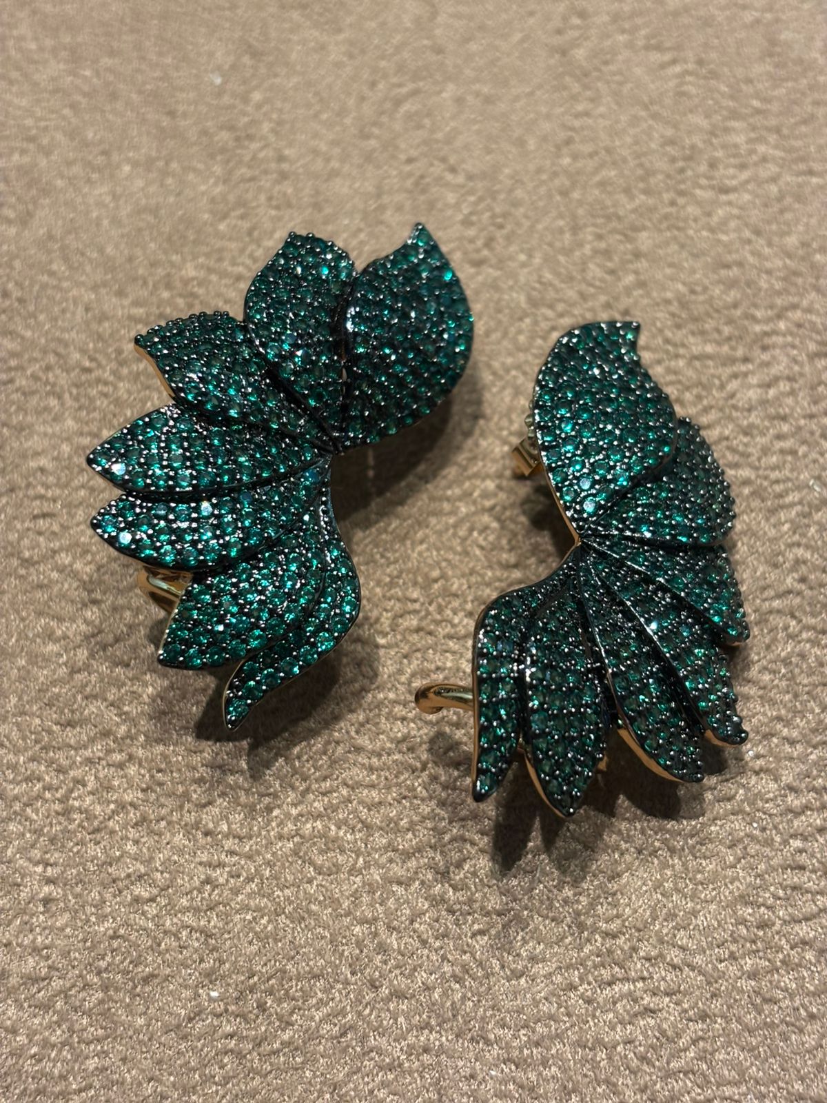 Brinco Ear Cuff Esmeralda