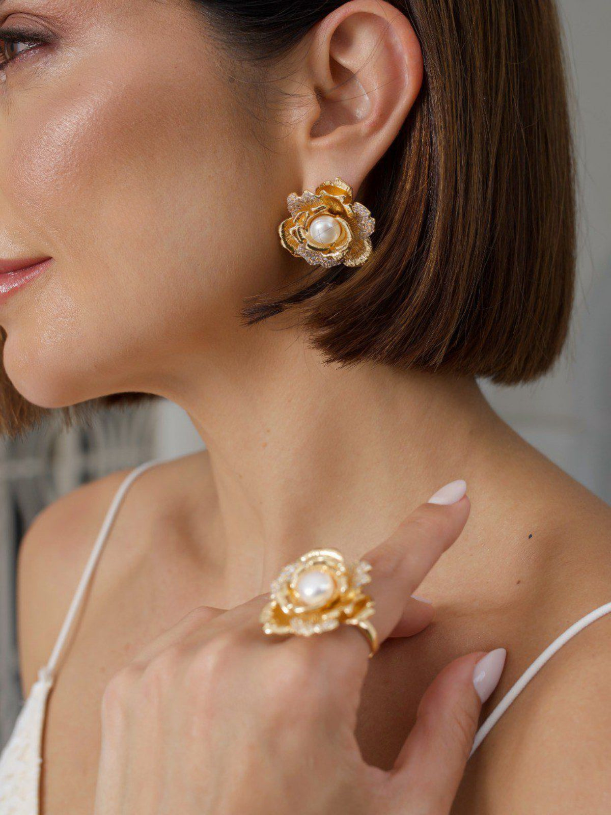 Broche Flora Dourada