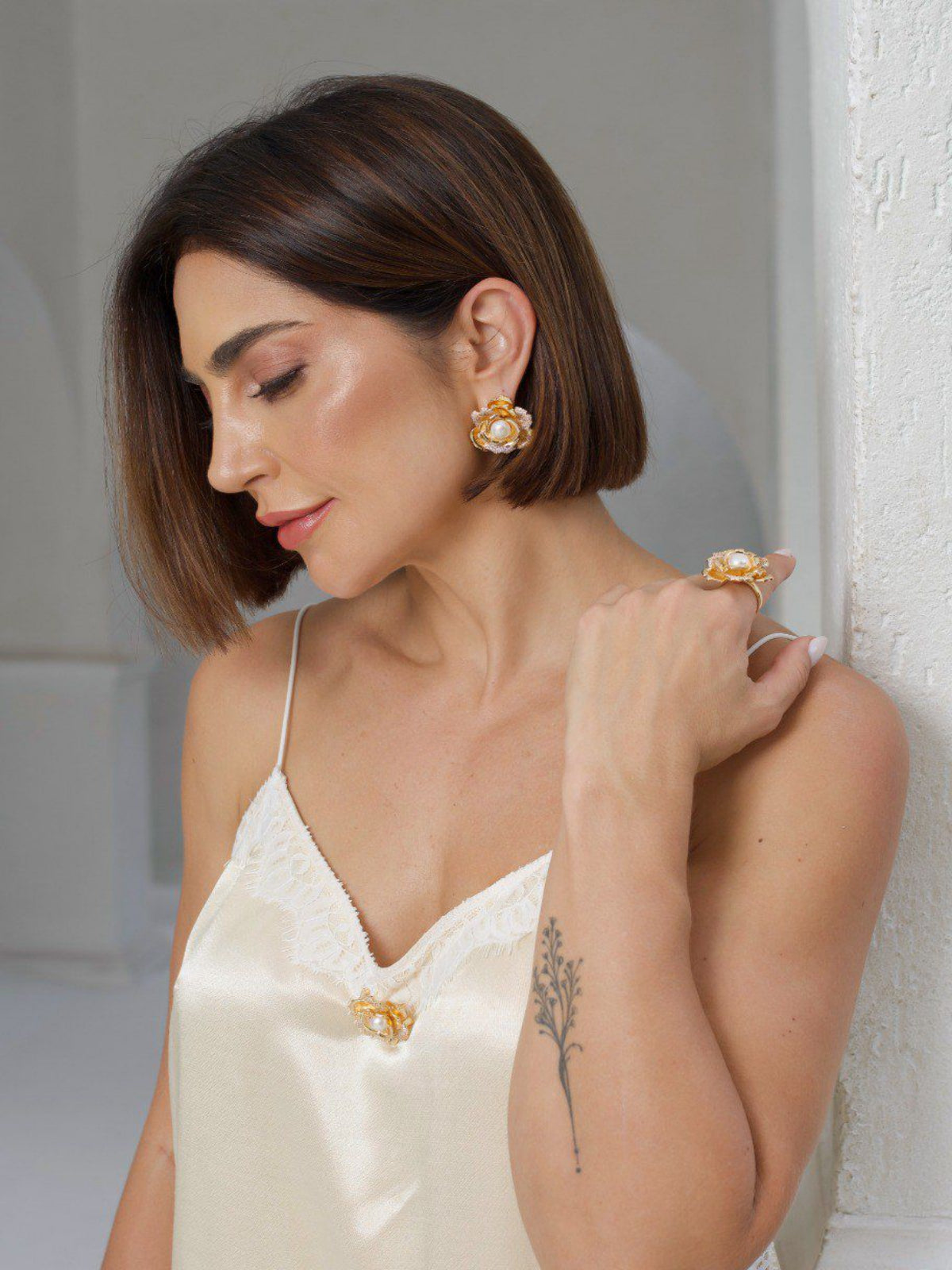 Anel Flora Dourado Ajustável