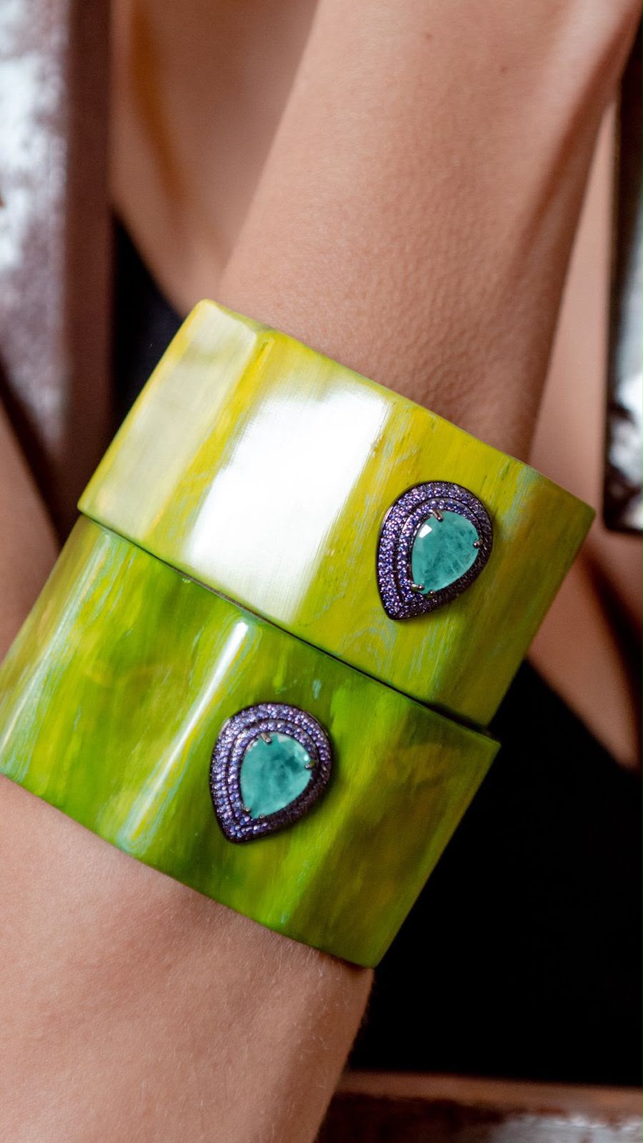 Bracelete Horn Lacquer Verde - Adriana Leite Joias